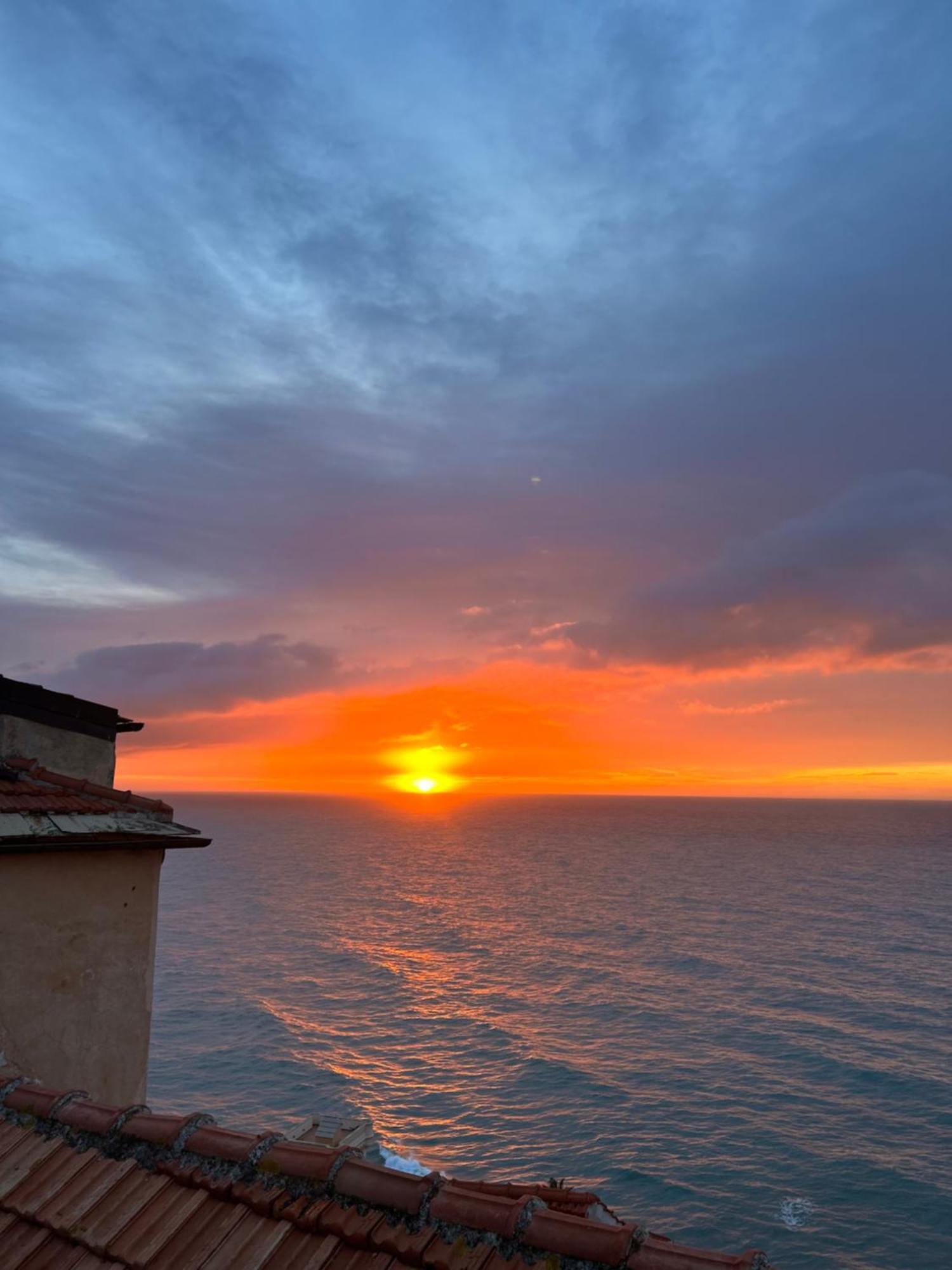 Casa Mec Imperia Villa Bagian luar foto